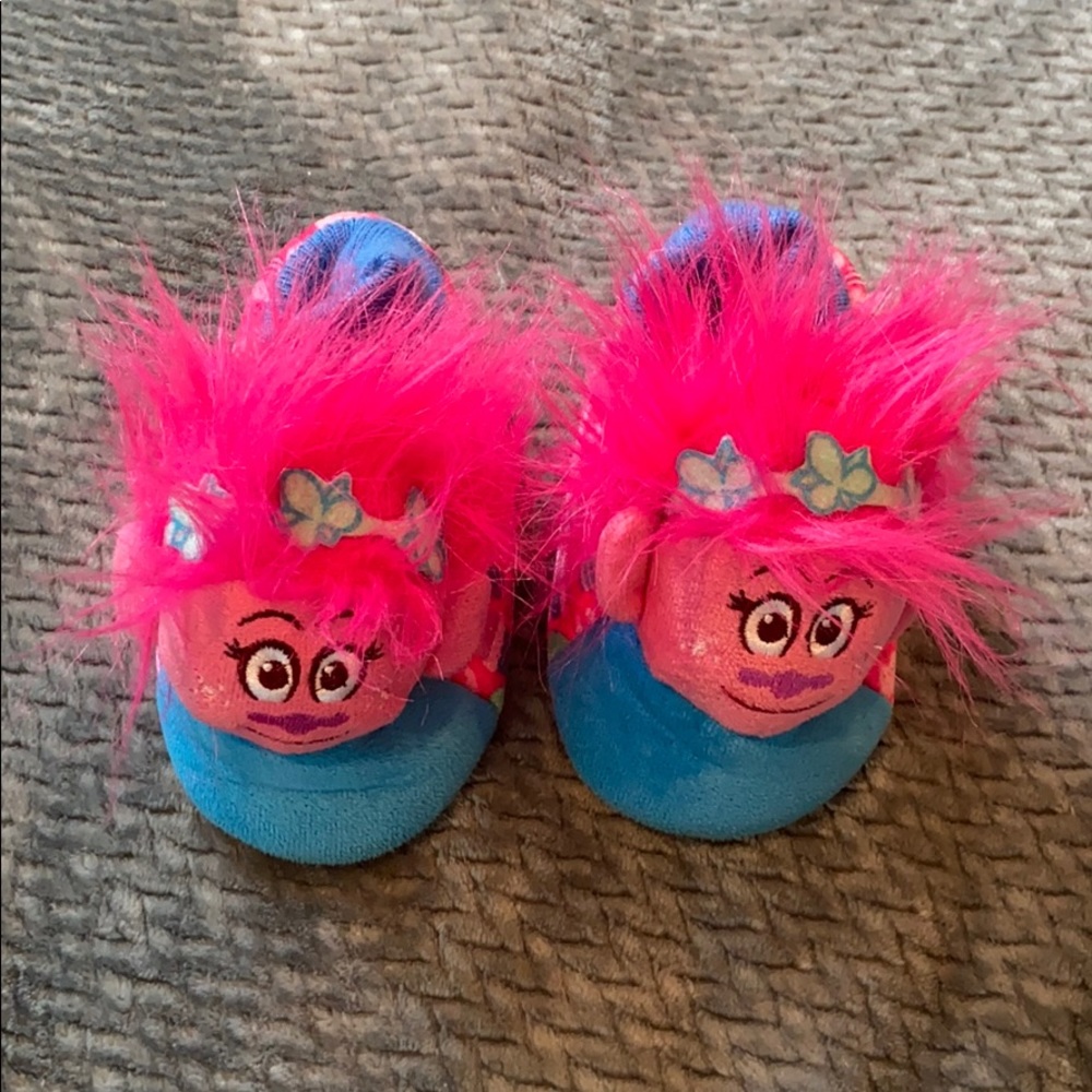 Poppy Troll Slippers size L, toddler 9-10